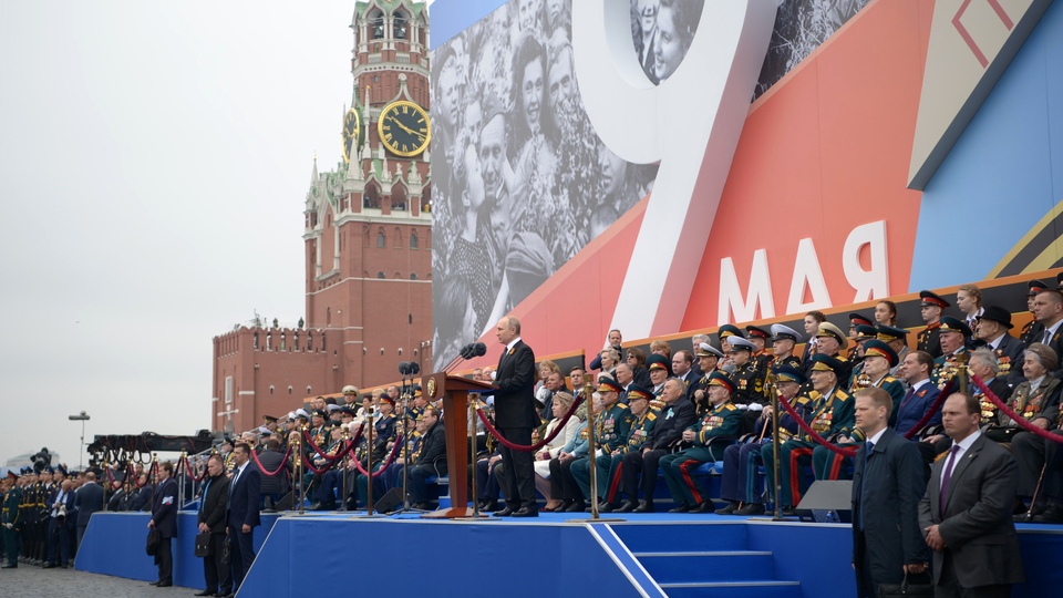 Rusya'dan Kızıl Meydan'da gövde gösterisi