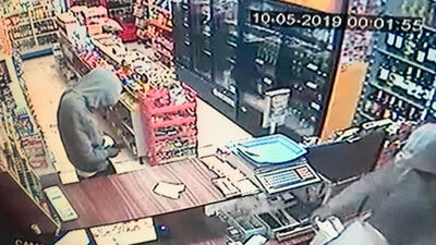 İzmir'de maskeli ve silahlı soygun