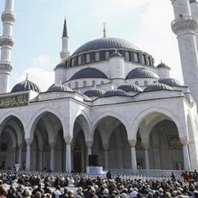 10 Mayıs İzmir Cuma namazı saat kaçta?