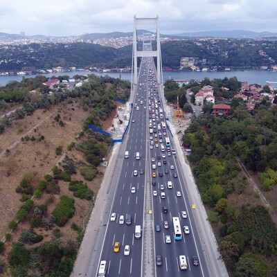 Gözler köprü ve otoyollarda
