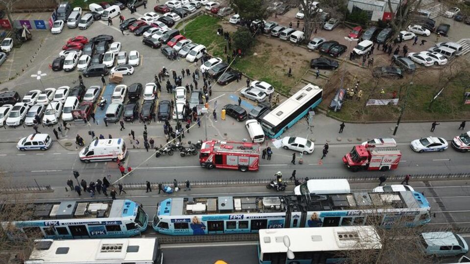 Akıllara zarar bir kaza: Bilinçli mi, refleks mi anlaşılamadı