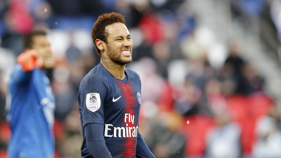 Neymar'a 3 maç ceza