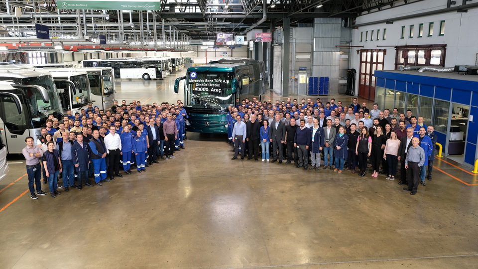 90 bininci otobüsü banttan indi!