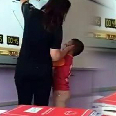 Öğretmen dehşeti! Kulağını çekti, tokat attı