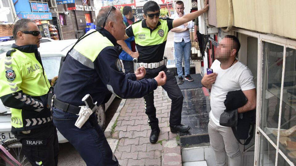 'Kaç tane adam yiyen polis gördün'