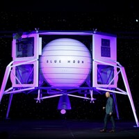 Ay'a bu araçla götürecek