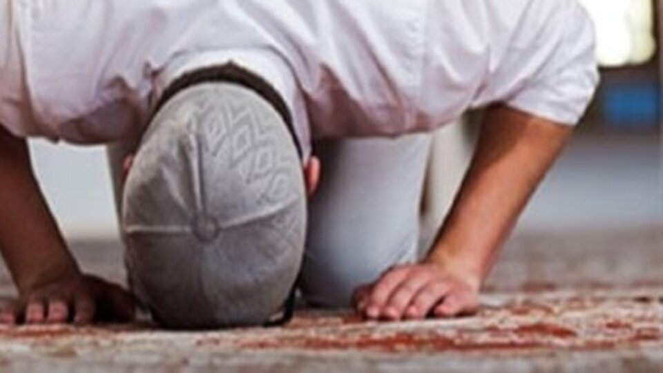 Cuma namazı nasıl kılınır?