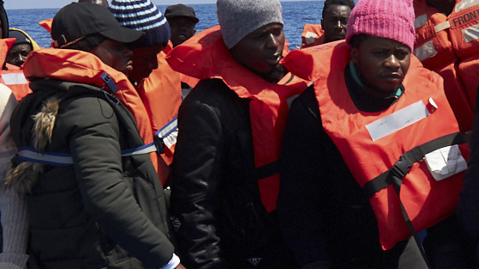 Akdeniz'de göçmen faciası: En az 70 ölü!