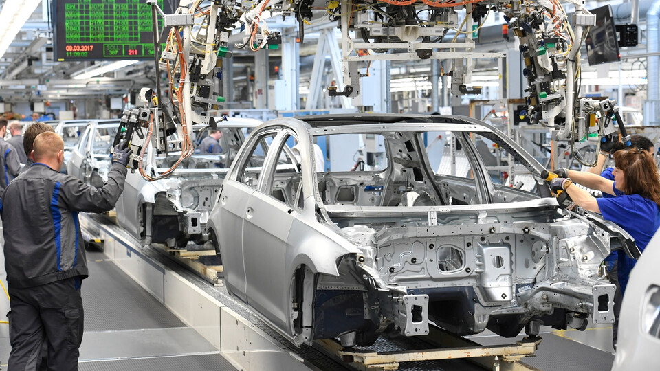 İhracat binekte azaldı ticaride arttı!