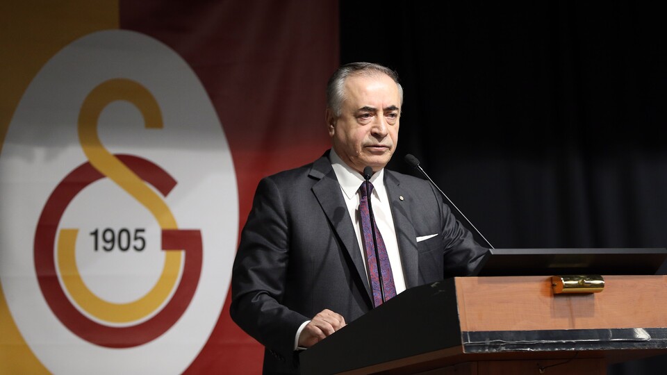 "Galatasaray siyaset üstüdür"