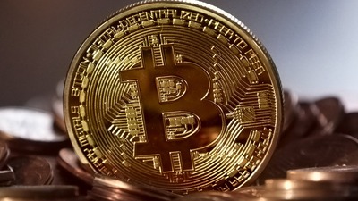 Bitcoin 7000 doları da aştı