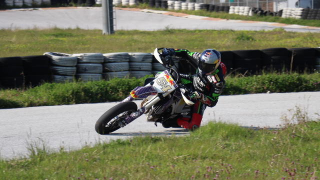 Superbike Şampiyonası'na yağmur engeli