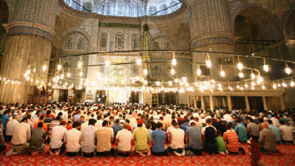 Akşam namazı kaç rekat, nasıl kılınır?