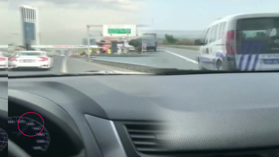 Pes dedirtti! Polise bile 'makas' attı