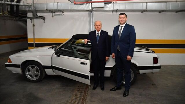Bahçeli, otomobilini hediye etti
