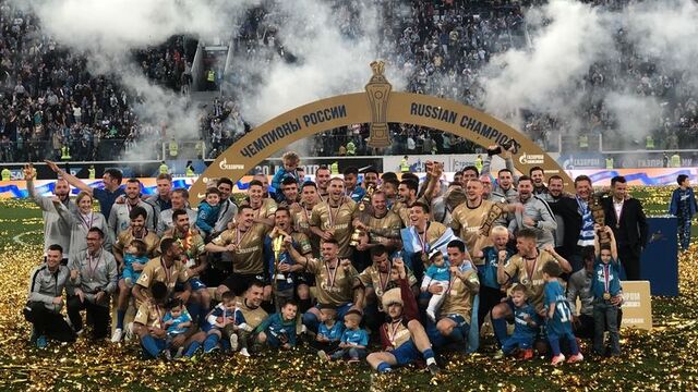 Rusya şampiyonu Zenit kupasını aldı