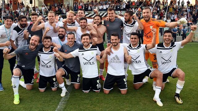 Manisa zor da olsa yarı finalde