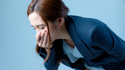 Kusmak orucu bozar mı?