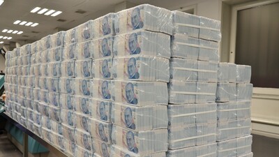 Hazine 7,6 milyar lira borçlandı