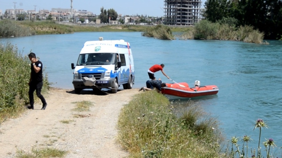 Tarsus'ta Berdan Nehri'nde erkek cesedi bulundu