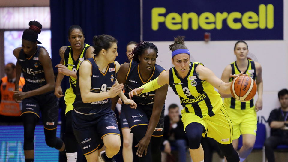 Fenerbahçe şampiyonluk için parkede