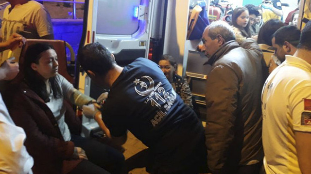 Kartal'da korkutan yangın! 15 kişi kurtarıldı