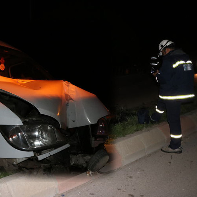 Göçmenleri taşıyan minibüs kaza yaptı: 12 yaralı