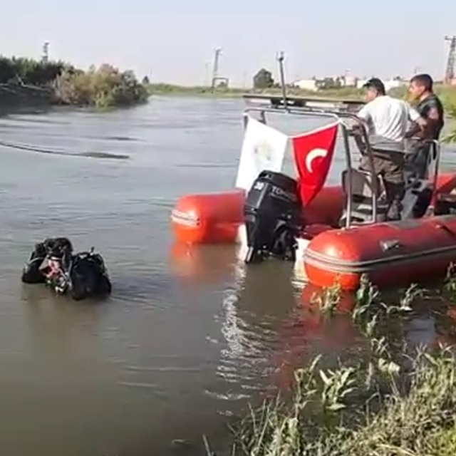 Tarsus'ta suda kaybolan genç aranıyor