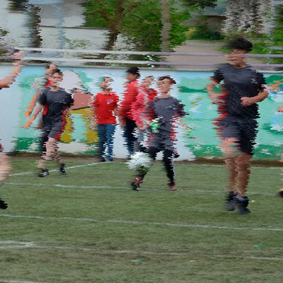 Spor malzemesi çalan çocuklar maçta yakalandı