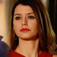 Efe Güray'ın annesinden Beren Saat'e destek