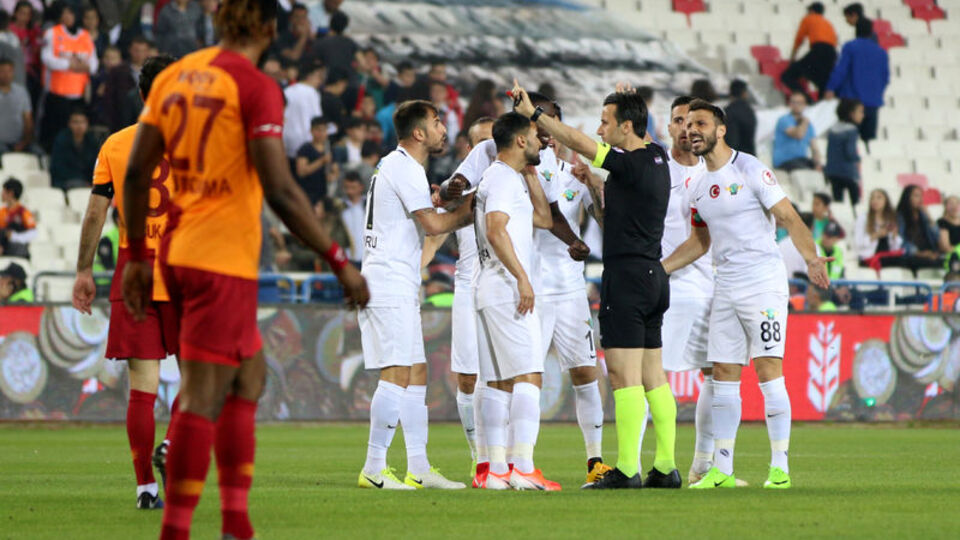 Finalde tören krizi! Akhisar katılmadı