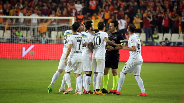 Finalde iki penaltı!