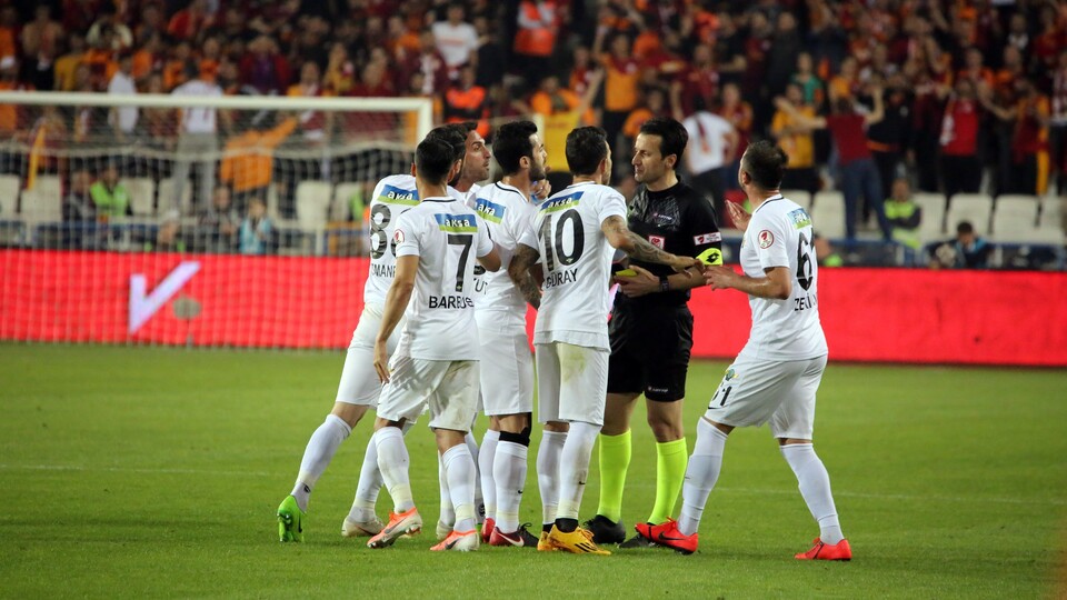 Finalde iki penaltı!