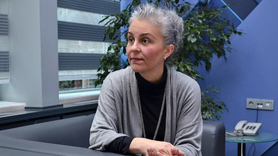 İpek Çeken kimdir?