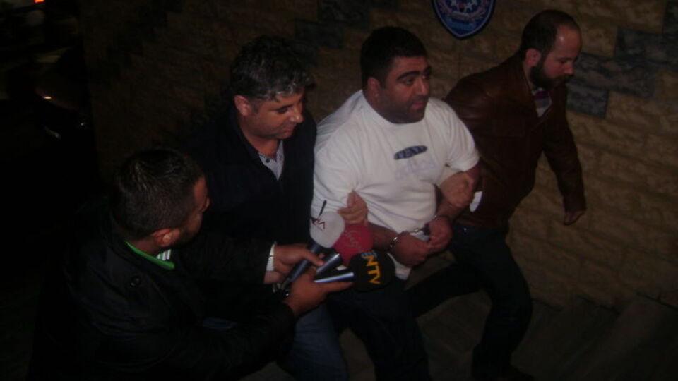 Alen'den sonra Ayhan'ı da vurdu!