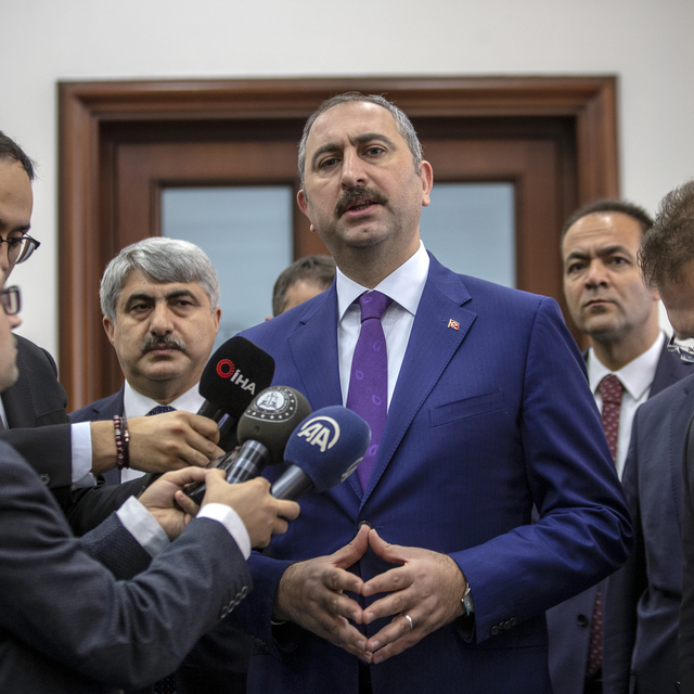 Gül: Öcalan'ın görüşme yasağı kaldırıldı