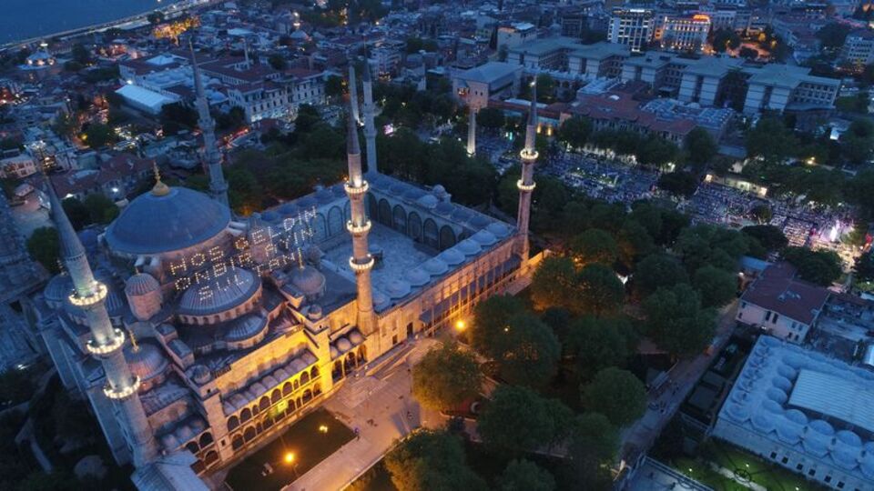 İstanbul, Ankara, İzmir Cuma saatleri