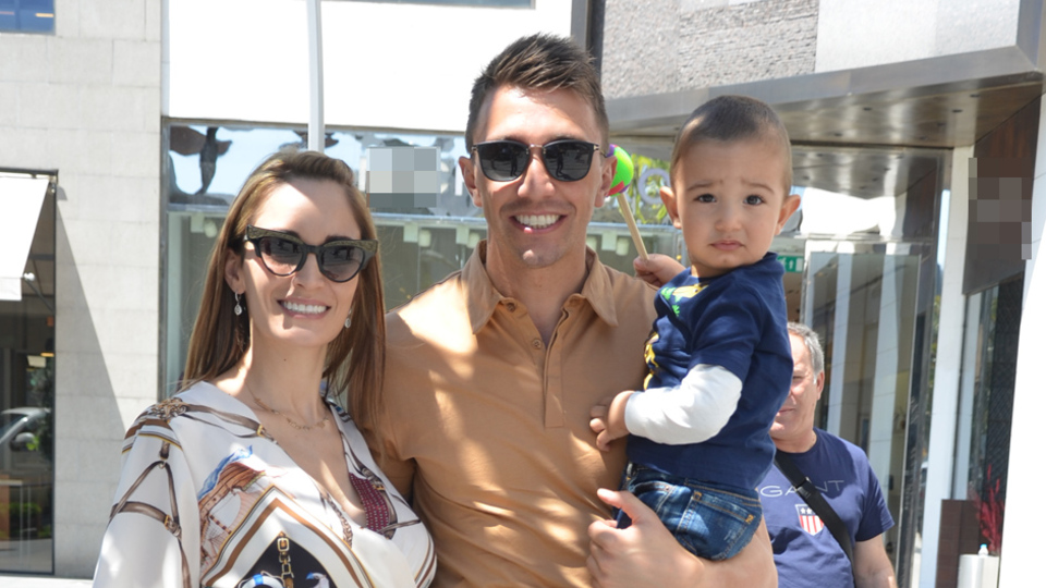 Kupa zaferini ailesiyle kutladı