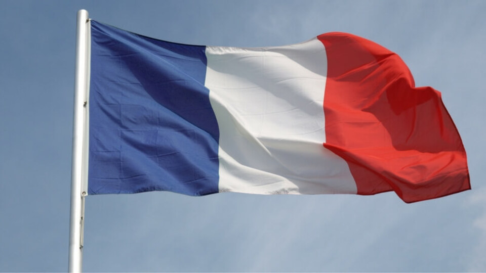 Güney Kıbrıs'tan Fransa'ya askeri üs!