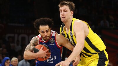 Anadolu Efes'te Larkin alev aldı!