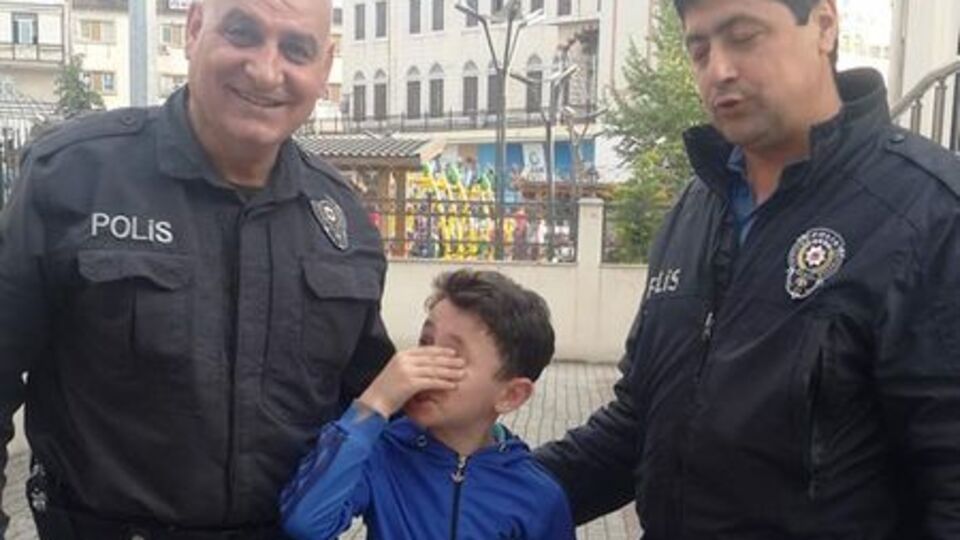 Polise koştu: Şimdi ben öğretmenime nasıl anlatacağım
