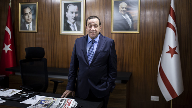 Denktaş'tan KKTC'yi karıştıran paylaşım!