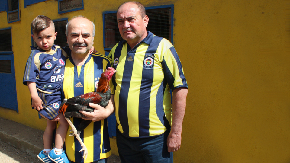 Horozunu sattı, 'Fener Ol'a katıldı!