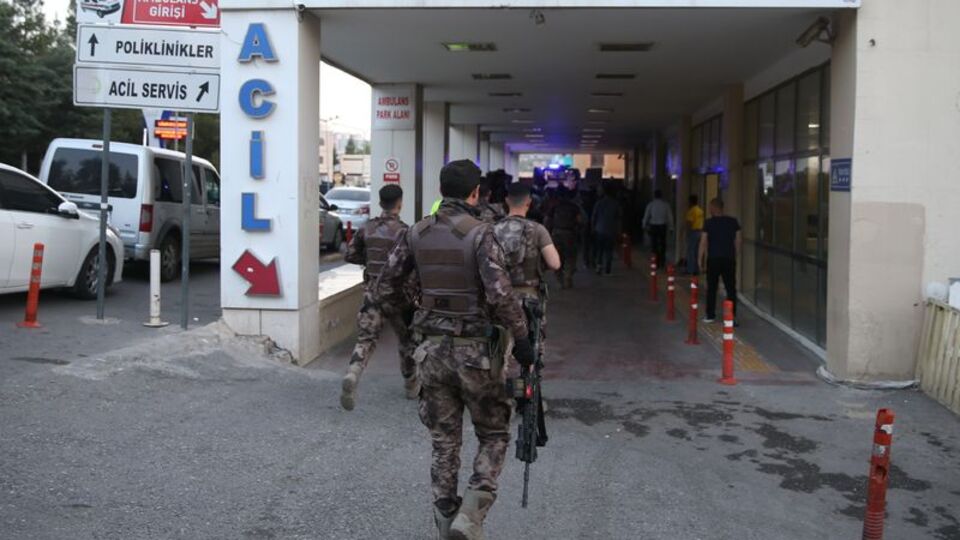 Ş.Urfa'da çatışma! 1 polis şehit!