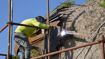 Otomobil parçalarından akla gelmeyecek iş!