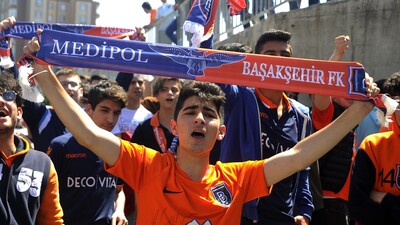 Başakşehir taraftarından moral