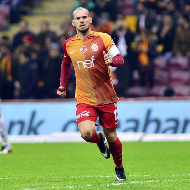 Sneijder şoku! Uçağı kaçırdı