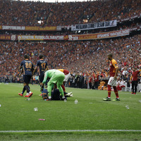 TT Stadı'nda ortalık karıştı!