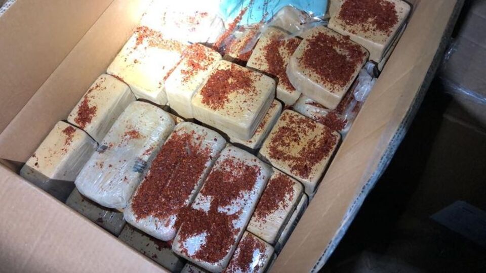 Pul biber ile kamuflaj! Tam 132 kilo!