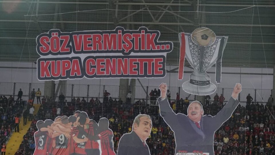 Kupa Cavcav'ın kabrinde